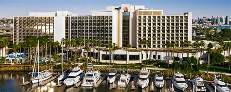 San Diego Harbor Waterfront Hotel | Sheraton San Diego Hotel & Marina