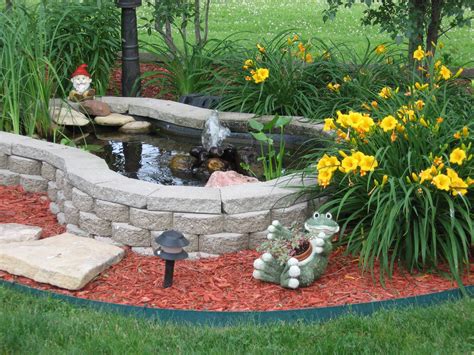 20+ Ideas For Small Ponds - DECOOMO