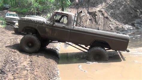 FORD 4X4 TRUCK STUCK IN MUD PART 1 by BSF Recovery Team - YouTube