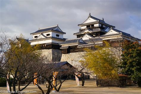 japan-autumn-kumamoto - Backpackingman