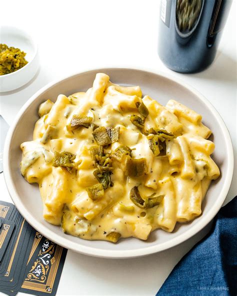 Creamy Spicy Hatch Green Chile Mac and Cheese · i am a food blog i am a ...