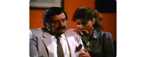 Un macho en la cárcel de mujeres (1986)