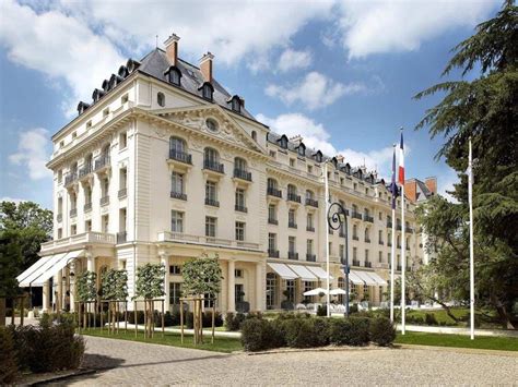 Versaille hotel - chateau u montellier