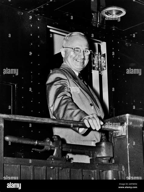 Harry truman 1948 hi-res stock photography and images - Alamy