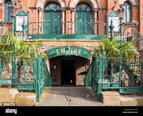 Belfast empire bar hi-res stock photography and images - Alamy