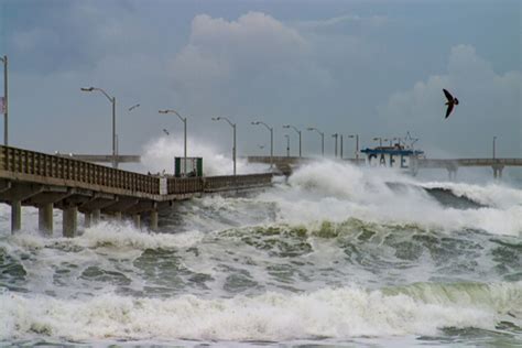 Experts say the El Niño weather phenomenon is contributing to the ...