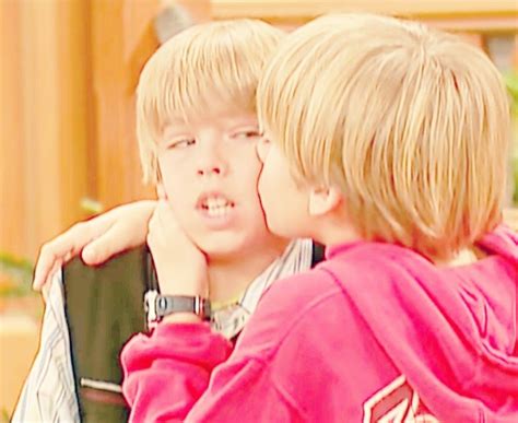 Pin by alondra on Cole Sprouse ️ | Boys kiss boys, Dylan and cole ...