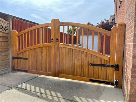 Wooden DRIVEWAY Gates from The Wooden Gate Company