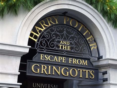 Harry Potter and the Escape from Gringotts – DRdb – Dark Ride Database