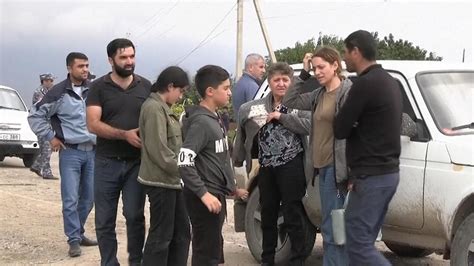 Thousands of refugees from Nagorno-Karabakh arrive in Armenia after ...