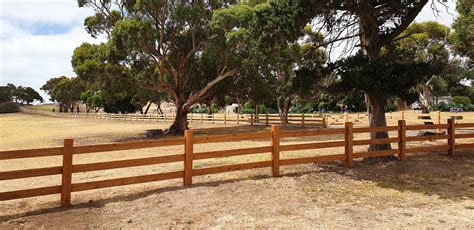 Everything You Need To Know About Timber Fencing — Strukta