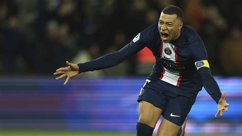 PSG star Kylian Mbappe nets late goal as Lionel Messi and Co. beat ...