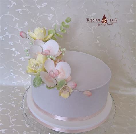 Birthday cake with orchid - Decorated Cake by Tortolandia - CakesDecor