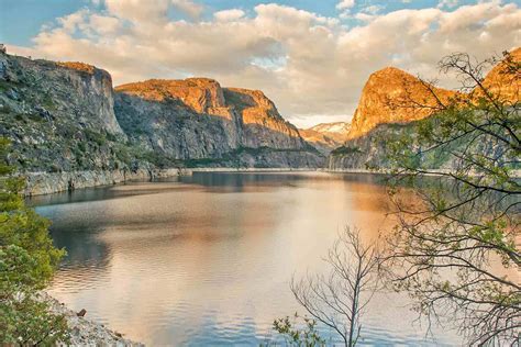 A Map and Guide to Hetch Hetchy Reservoir at Yosemite