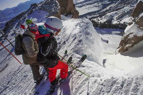 Jackson Hole Skiing - Wyoming's Powder Paradise | TouristSecrets