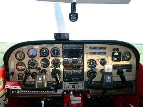 Cool Jet Airlines: Cessna 182 Cockpit