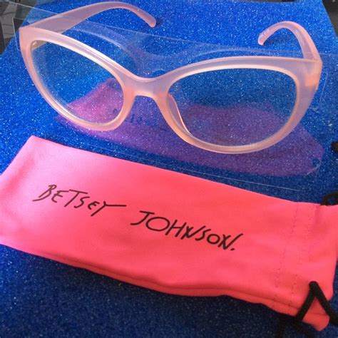 Betsey Johnson Women's Pink Sunglasses | Depop