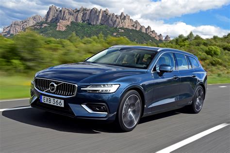 New Volvo V60 D4 2018 review | Auto Express