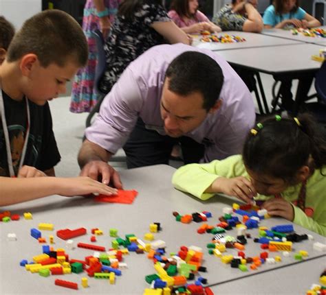 Discovery Center Welcomes Colorado School for the Deaf and the Blind