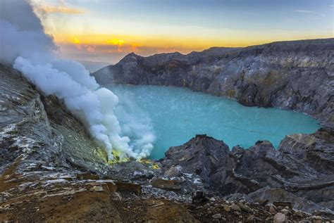 Ijen Crater tourist site closed due to toxic gases - News - The Jakarta ...