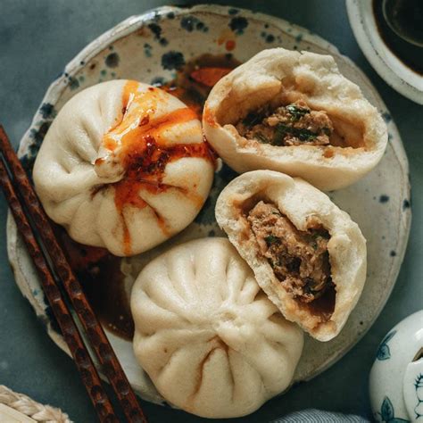 Steamed Pork Buns with Chive (猪肉韭菜包子) - Omnivore's Cookbook