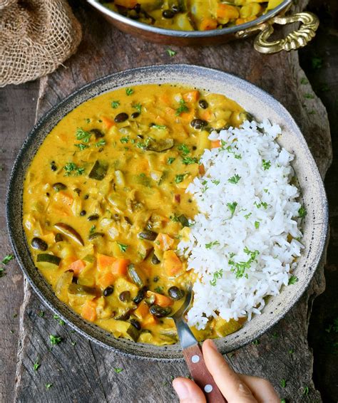 Vegetable Curry With Coconut and Pineapple - Elavegan