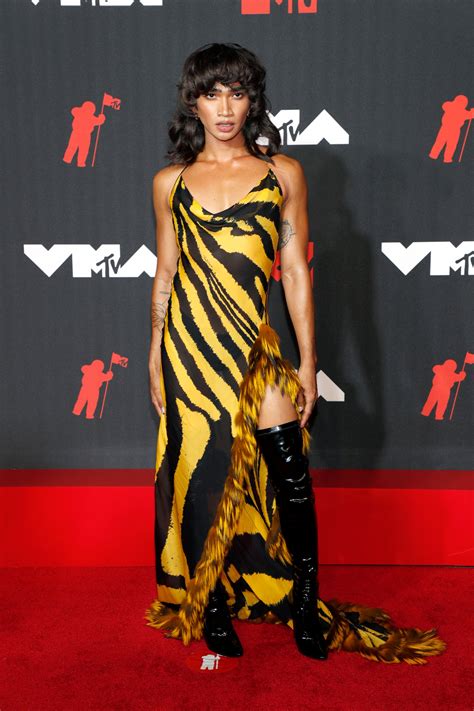 Bretman Rock Wore Aaliyah’s Actual Dress to the MTV VMAs 2021 — See ...