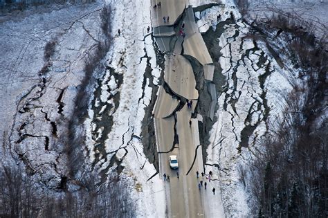 Anchorage, Alaska Earthquake: Story Behind Dramatic Photo | TIME