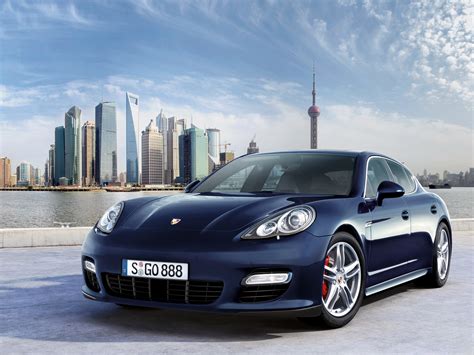 10,000th Porsche Panamera rolls off the production line