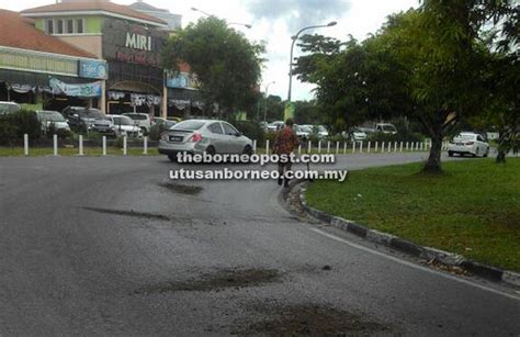 Danger averted as firemen mop up oil spill on road