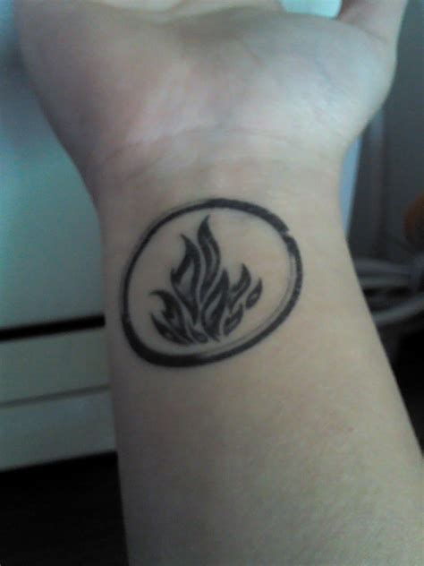 Divergent: May 2013 | Divergent tattoo, Dauntless tattoo, Tattoos