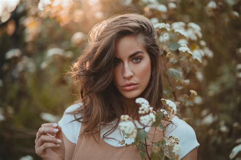 Samyang AF 85mm f1.4 FE Portrait Photography Sony A7III — JULIA TROTTI ...