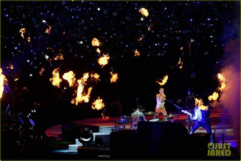 Full Sized Photo of lenny kravitz missy elliott super bowl halftime ...