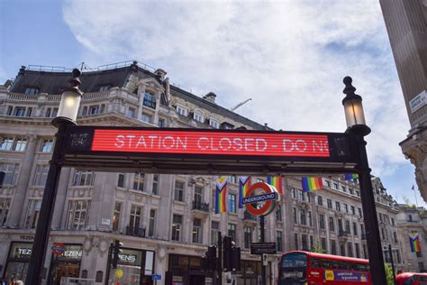 Oxford Circus station evacuated after reports of smoke coming from ...