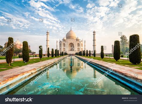 Taj mahal reflection Images, Stock Photos & Vectors | Shutterstock