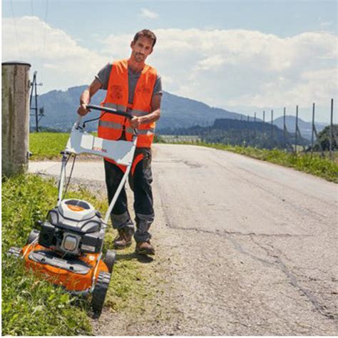 Stihl RM4RTP Self Propelled Mulching Mower | Robert Kee