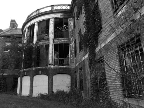 America's Top 4 Infamous and Scary True Insane Asylum Stories - Exemplore