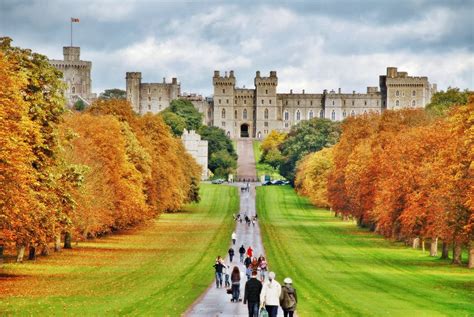 World Visits: Windsor Castle |Queen Mary’s Doll| House In England