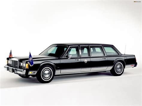 1989 Lincoln Town Car Limousine - Presidential Edition