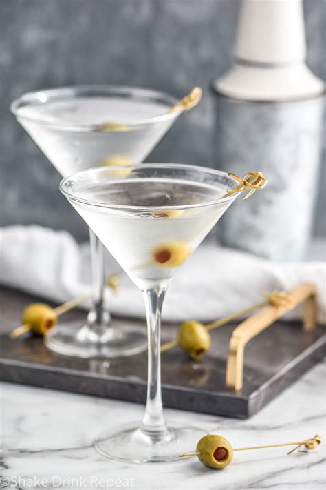 Vodka Martini - Shake Drink Repeat