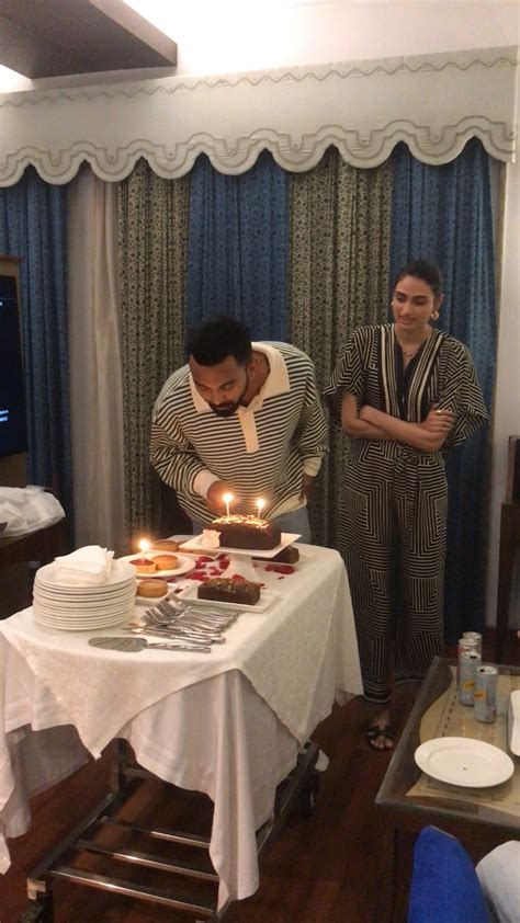 KL Rahul’s Low-Key Birthday Celebrations With Wife Athiya Shetty: Cake ...