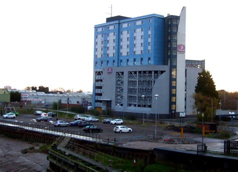 Premier Inn Hull City Centre Hotel © JThomas :: Geograph Britain and ...