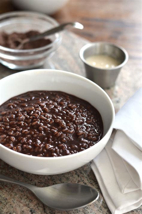 Champorado (Filipino Chocolate Rice Pudding) Recipe - Hungry Huy