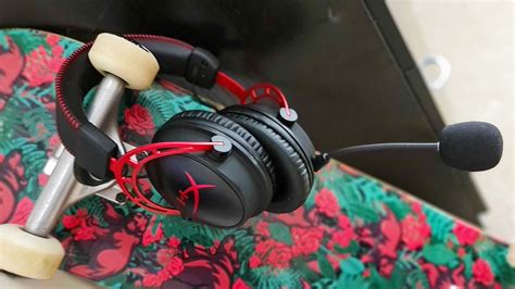 HyperX Cloud Alpha Wireless review | PC Gamer