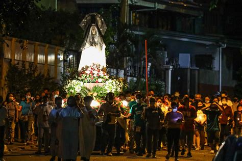 Photos: ‘Salubong’ - LiCAS.news | Light for the Voiceless