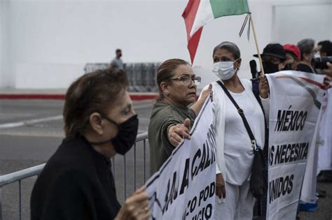 Mexican cartels flexed their power in Tijuana. Now a battle for ...