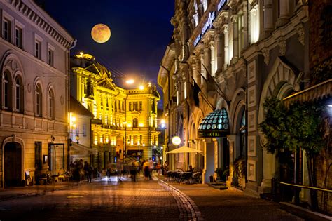 Old street in Vilnius | Free Stock Image - Barnimages