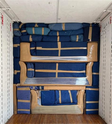 How to pack a moving truck for short or long-distance?