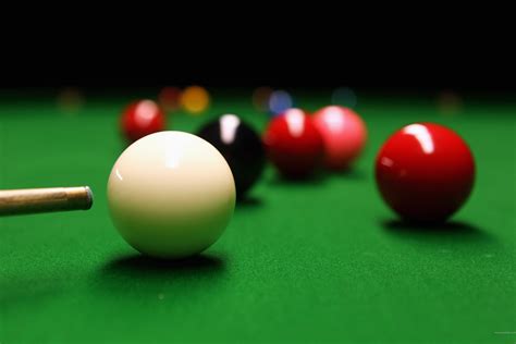 Easy Ways on How to Put the Ball in Snooker - Top of The Cue