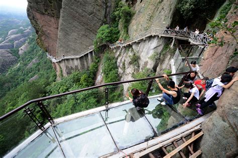 The World's Highest Glass Skywalk in Zhangjiajie National Forest Park ...